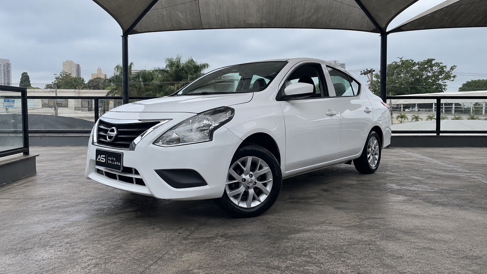 NISSAN VERSA 2016